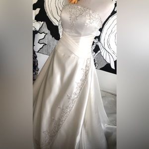 Mary’s Bridal Wedding Dress.